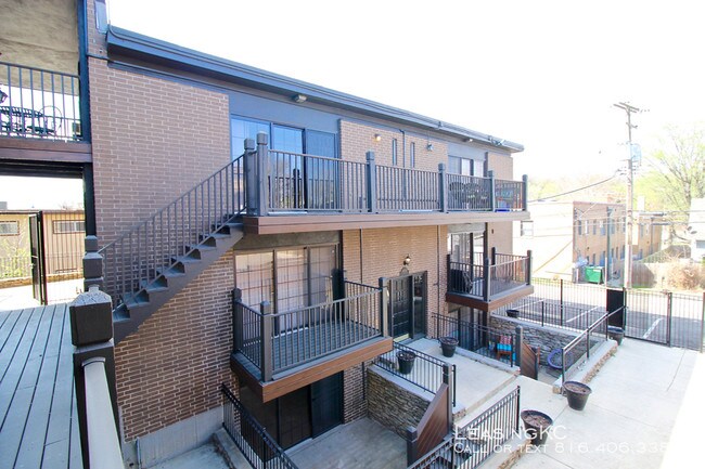 Building Photo - Plaza 44