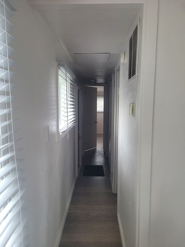 Building Photo - one bedroom with office
