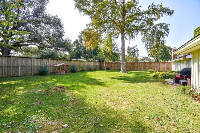 Building Photo - 9235 Pecos St