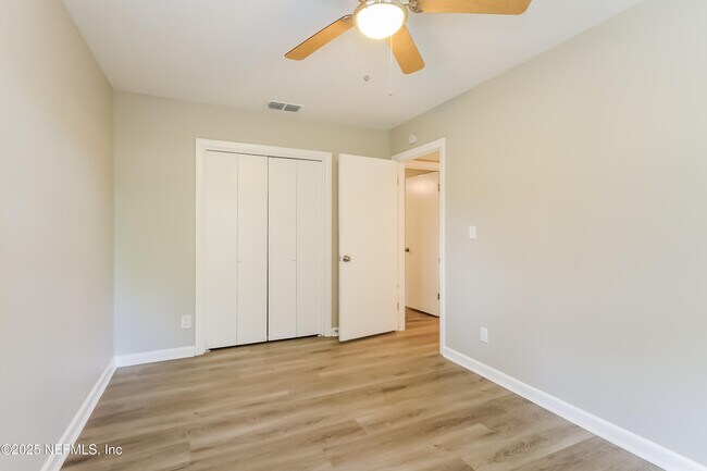 Building Photo - 6348 Fabian Dr