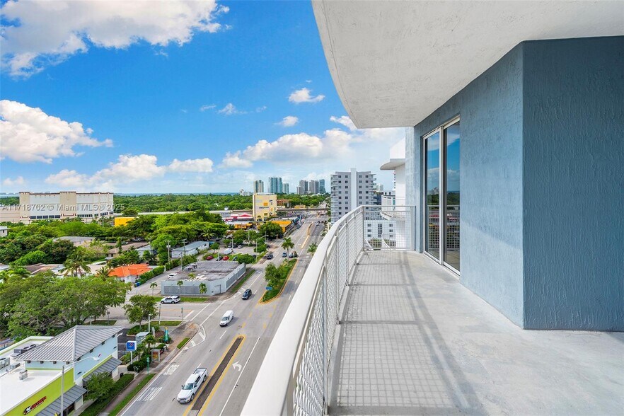 Building Photo - 2600 SW 27th Ave