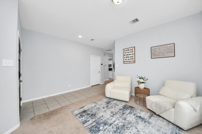 Building Photo - 208 Salange Ln