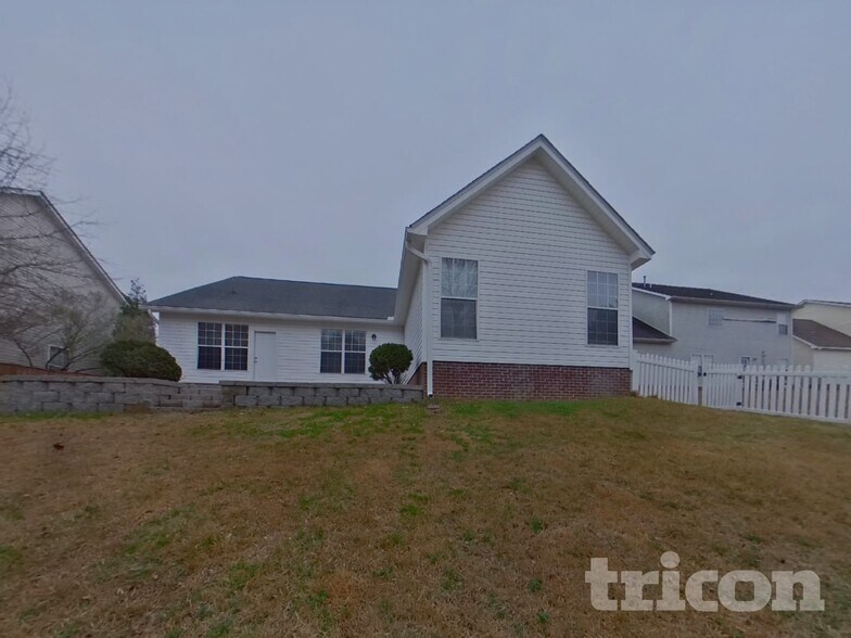 Building Photo - 207 Bolette Ln