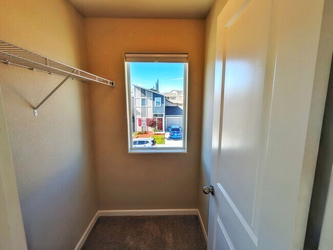 Building Photo - Paired Townhome in Chapel Heights