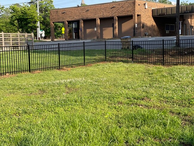 Building Photo - 1805 Heiman St