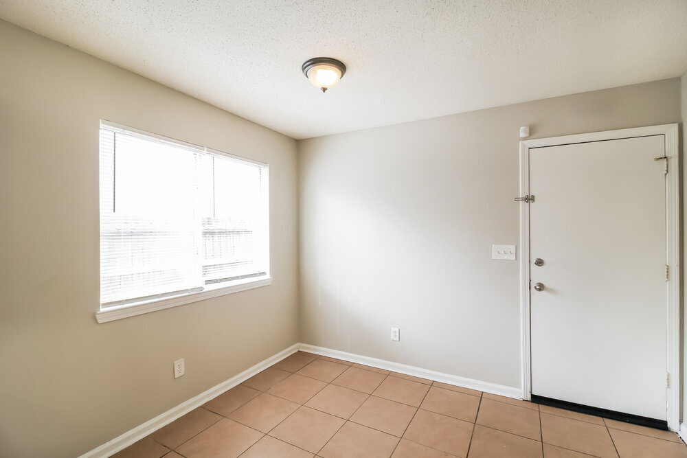 Building Photo - 713 Arbor Hill Dr