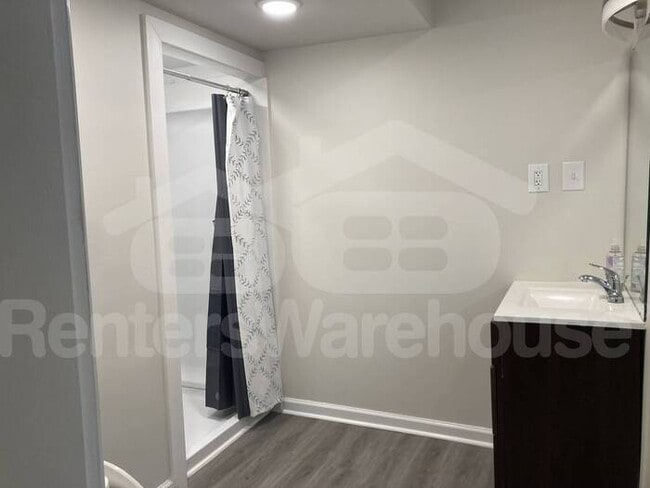 Building Photo - 2615 Vinyard St NE