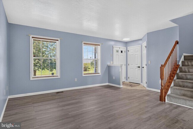 Building Photo - 48 Sussex Dr