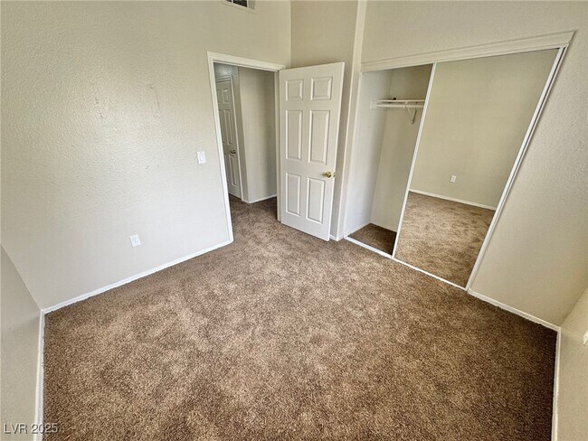 Building Photo - 2112 Calville St
