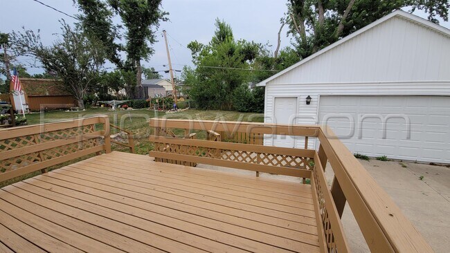 Building Photo - 143 Crestridge Dr NW