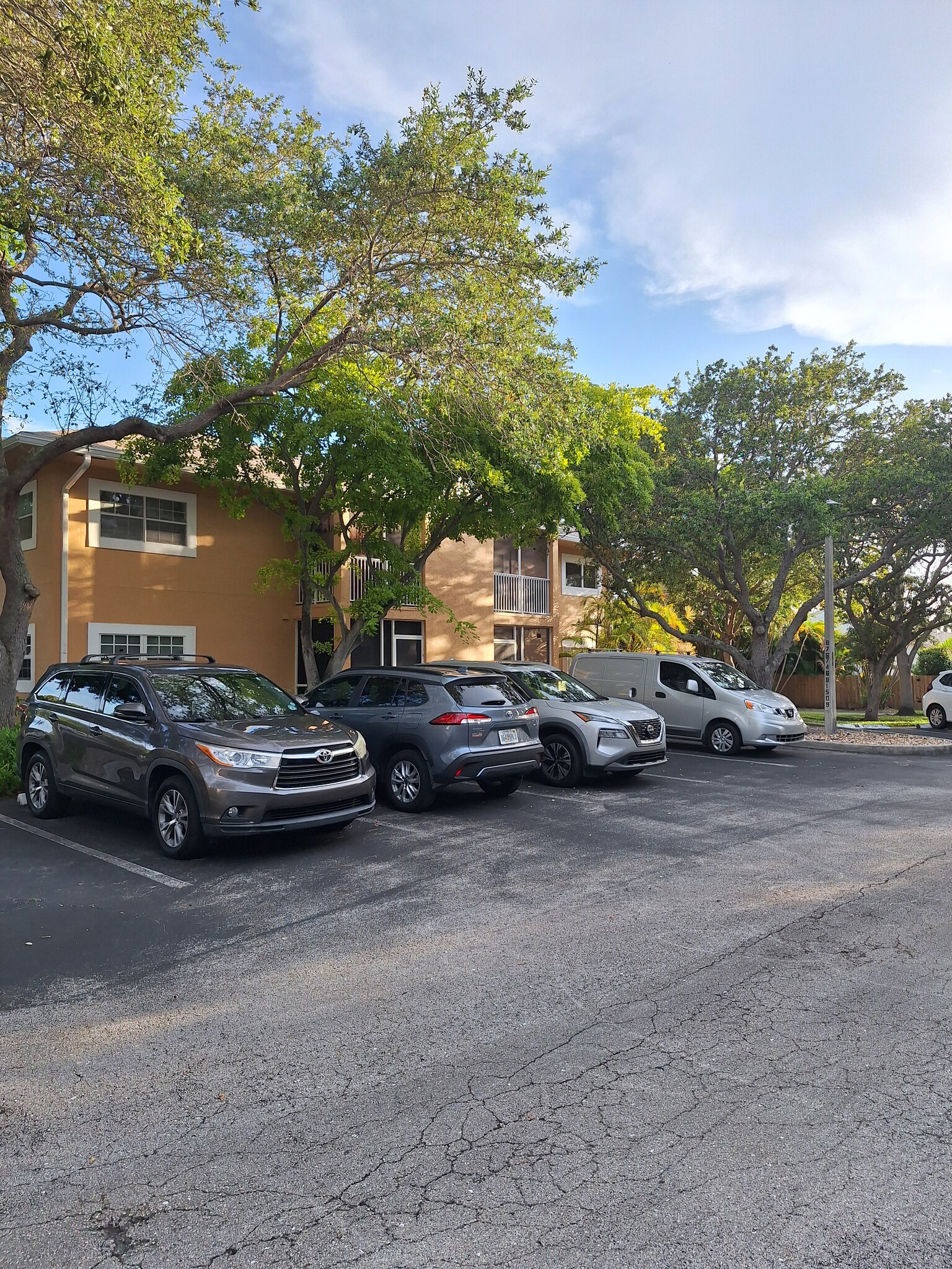 Building Photo - 401 SE 10th St