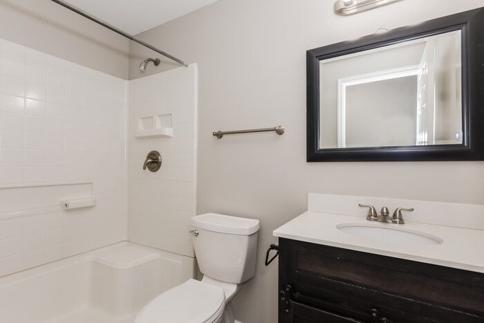 Building Photo - 4841 Bayview Ct