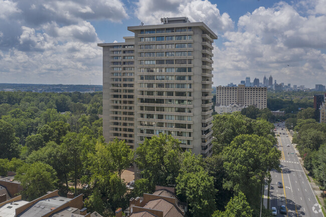 Building Photo - Plaza Towers