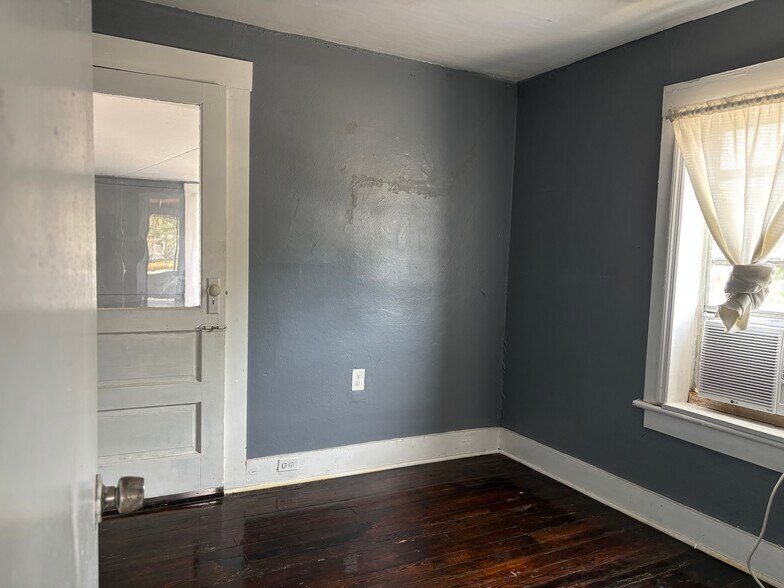 Building Photo - 2212 N Massachusetts Ave