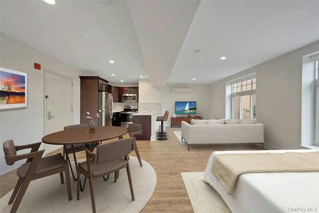 Primary Photo - 40 Jackson Ave