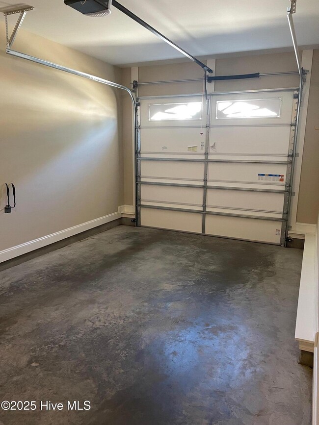 Building Photo - 1673 Cambria Dr