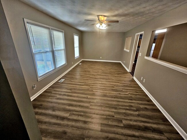 Building Photo - HOUSE FOR RENT - DECATUR