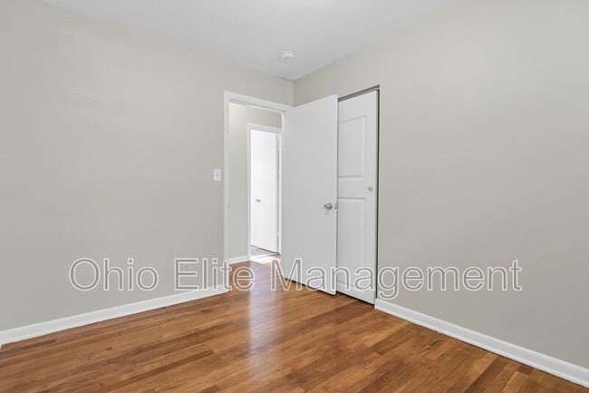 Building Photo - 1028 S Harris Ave