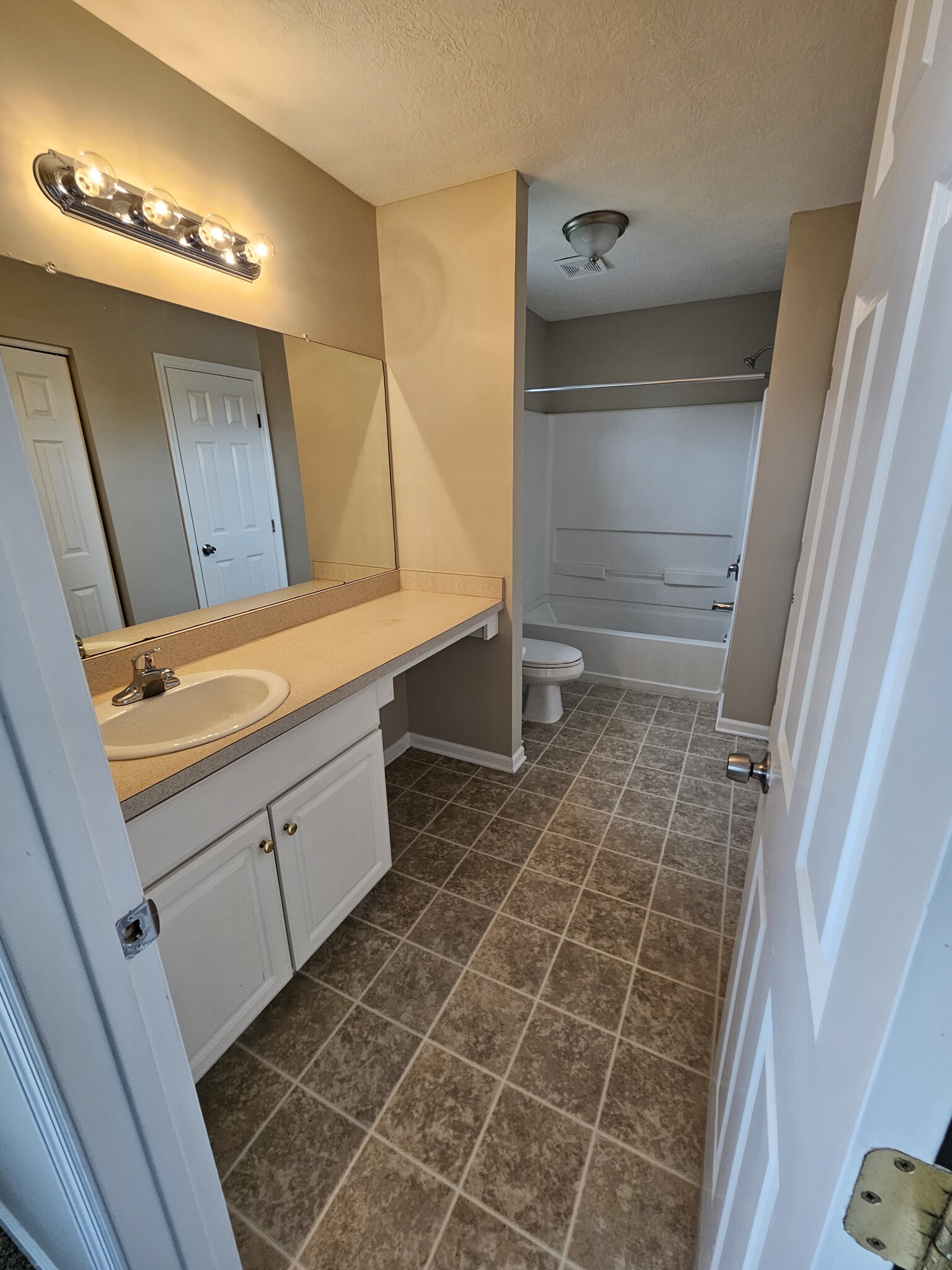 Master Bath - 109 Courtright East Rd
