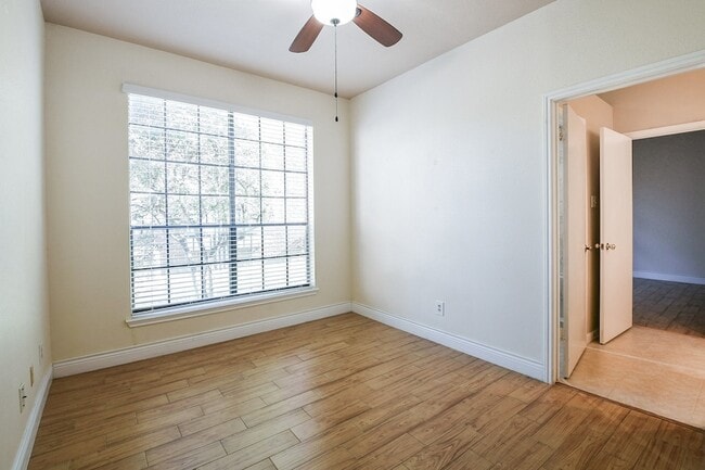 Building Photo - 2121 El Paseo St