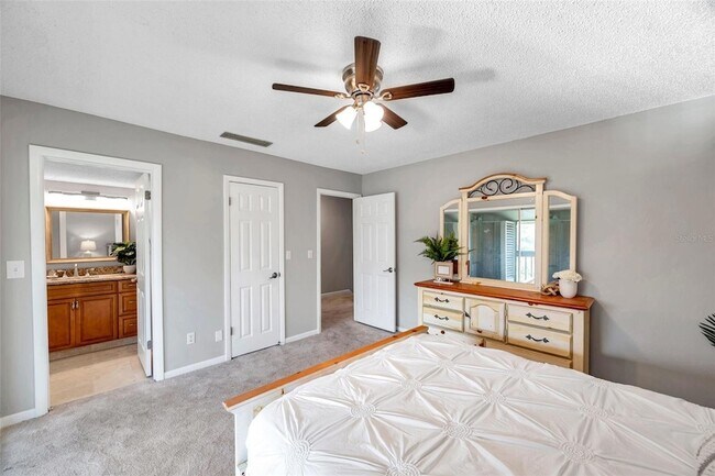 Building Photo - 6311 Newtown Cir