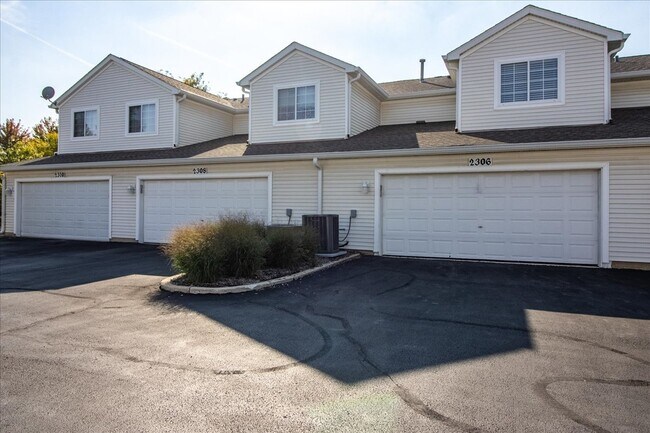 Building Photo - 2306 Reflections Dr