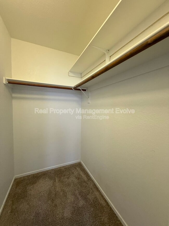 Building Photo - 4260 E Rosemonte Dr