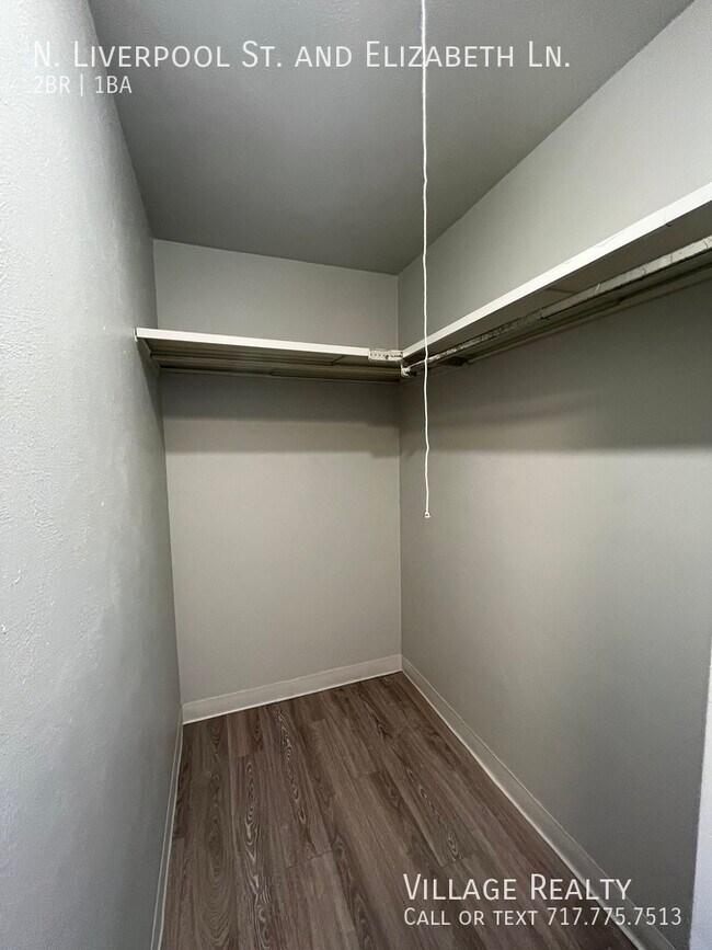 Building Photo - 65 N Liverpool St