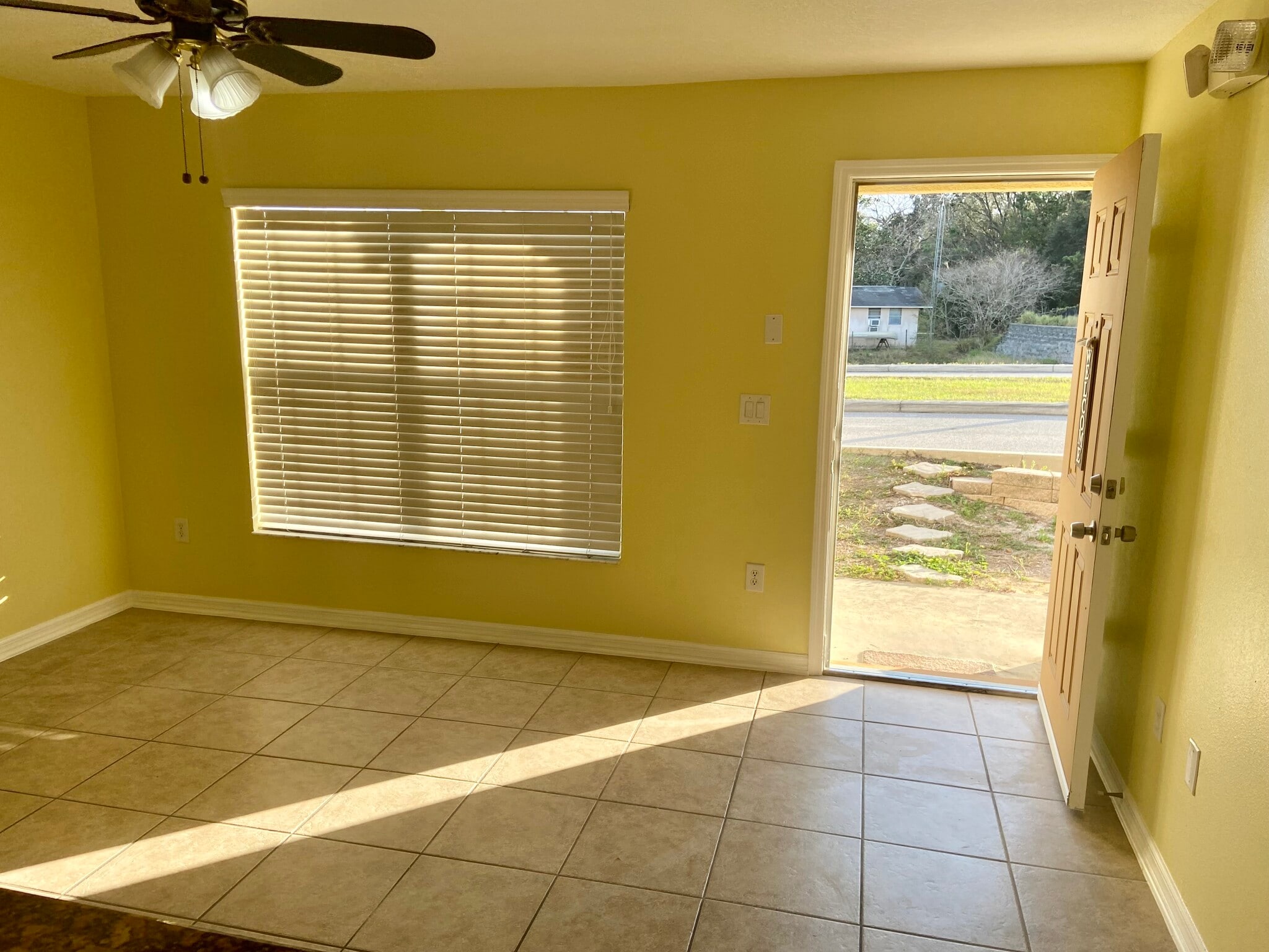 Building Photo - 121 Melissa Pl