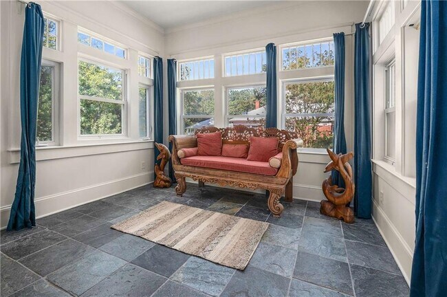 Building Photo - 787 Flat Shoals Ave SE