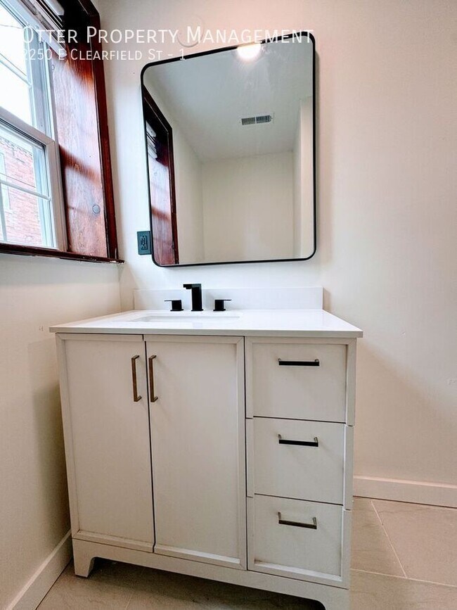 Building Photo - 2250 E Clearfield St