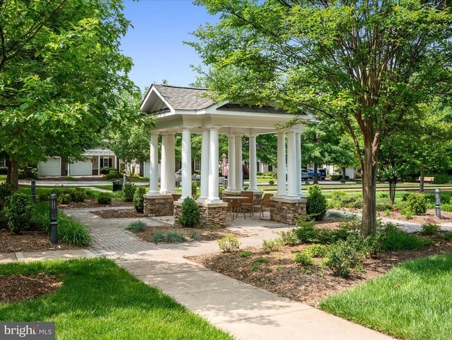 Building Photo - 44322 Stableford Square