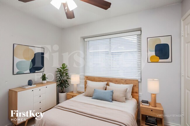 Building Photo - 136 Woodcreek Dr