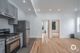 Building Photo - 3 bedroom in BROOKLYN NY 11208