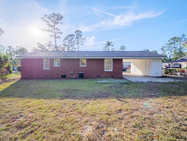 Building Photo - 2323 Frederick Pl