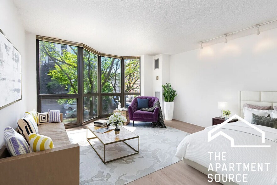 Building Photo - 1000 N La Salle Dr