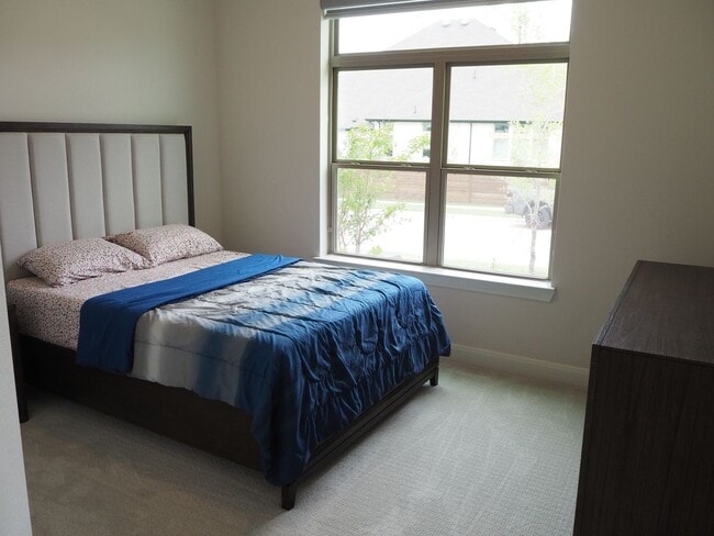 Building Photo - 4 Bed 4.5 Bath in Argyle