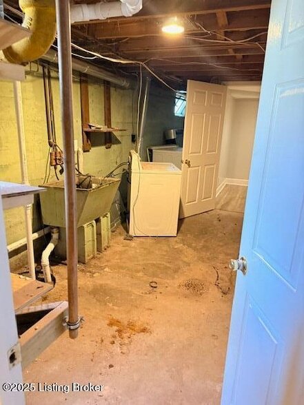 Building Photo - 3701 Hughes Rd