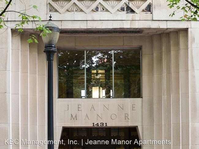 Building Photo - 1431 SW Park Ave