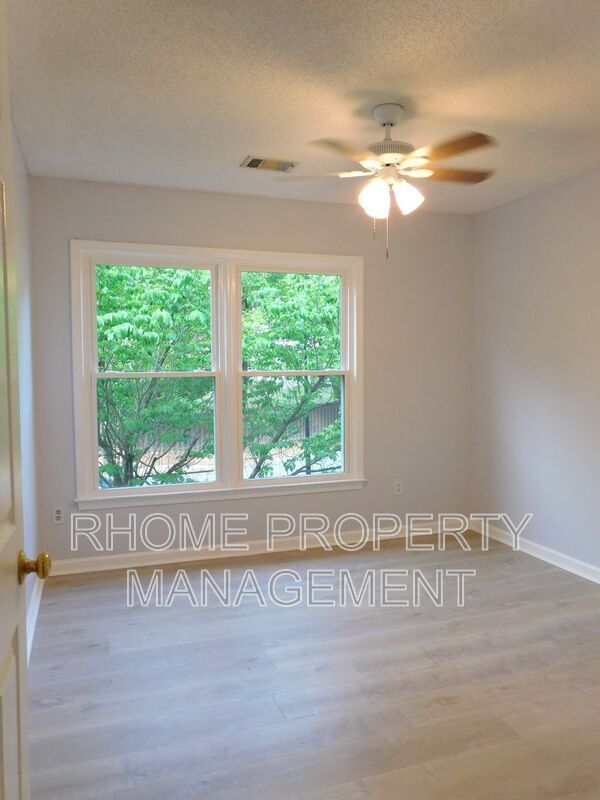 Building Photo - 9050 Brockham Way