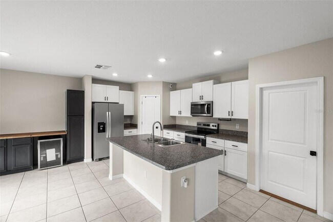 Building Photo - 4529 Eternal Prince Dr