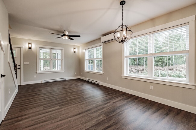 Building Photo - 9 Sunshine Circle