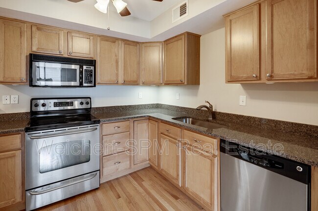Building Photo - 1843 Fernspring Cove