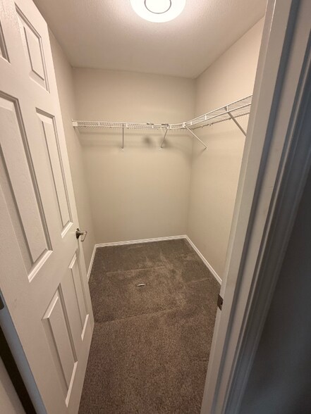 Building Photo - 4028 NE 166th Ave