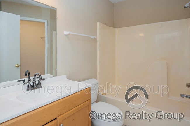 Building Photo - 900 Mister Dr