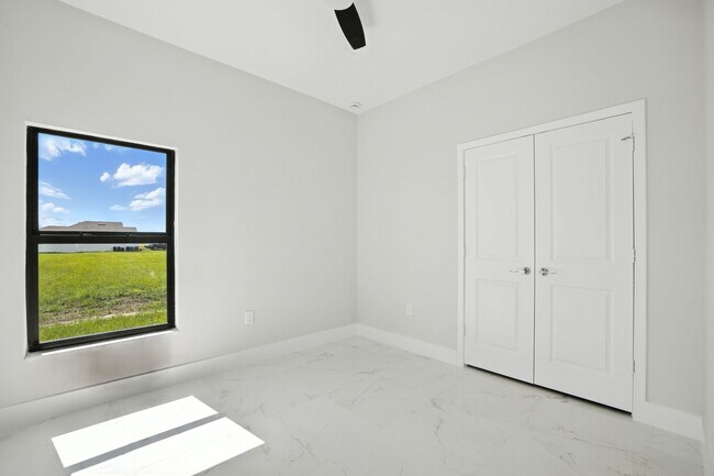 Building Photo - 2838 Tropicana Parkway W