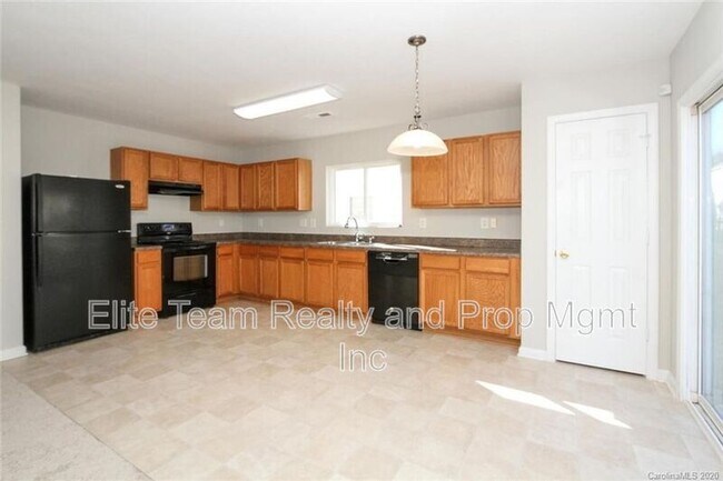 Building Photo - 10816 Carstairs St