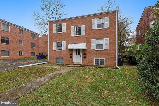 Building Photo - 4023 18th Rd N