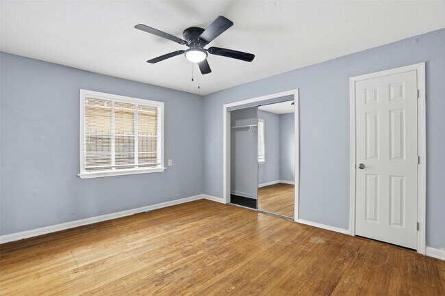 Building Photo - 3917 Anita St