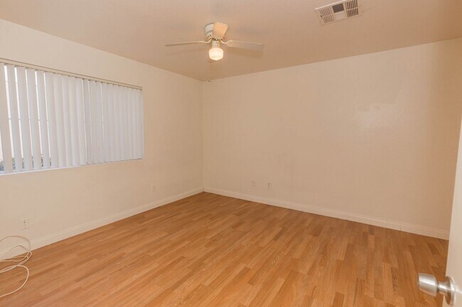 Building Photo - - Available 2 Bedroom Downstairs Condo at ...